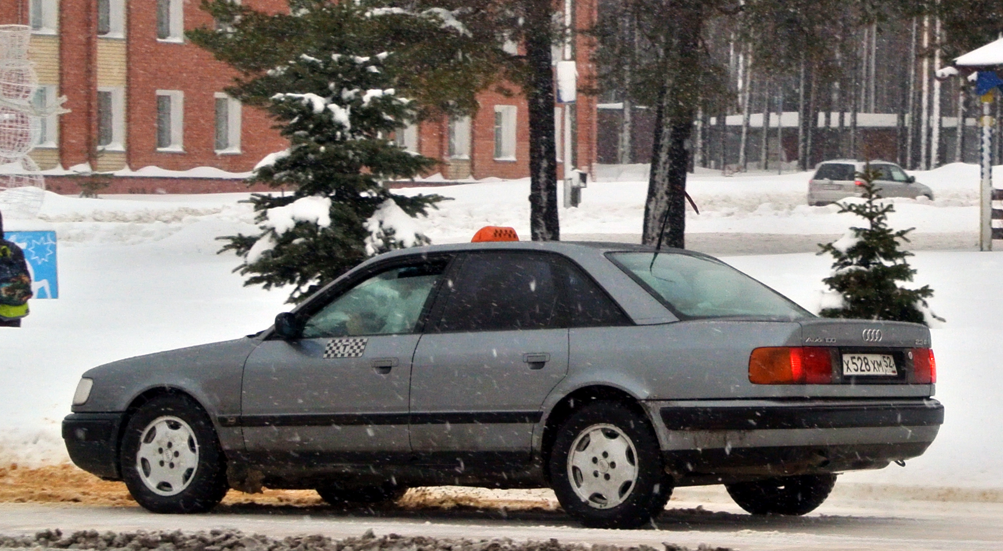 х 528 хм 52, Audi 100 
