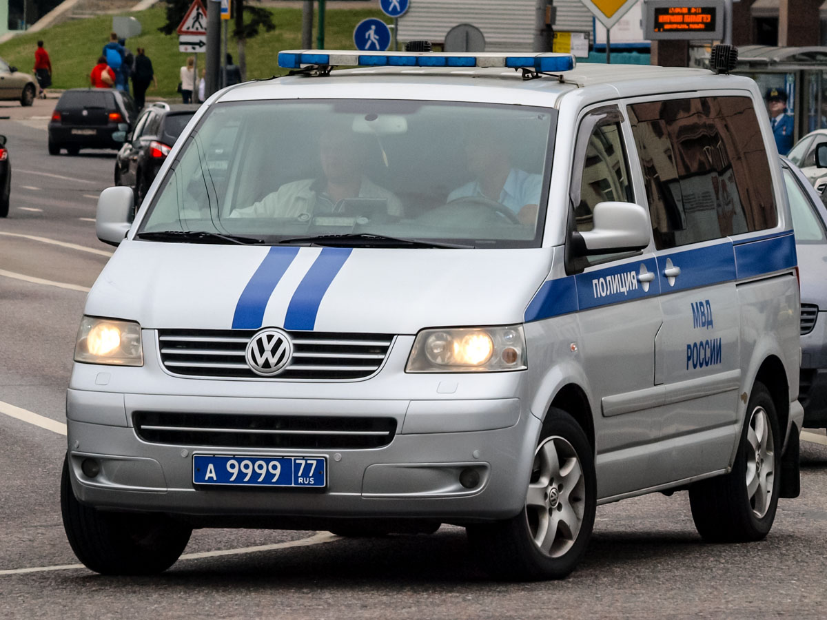 T police. Фольксваген т4 полиция. Volkswagen Transporter полиция. Фольксваген Мультивен полиция. Фольксваген т5 полиция.