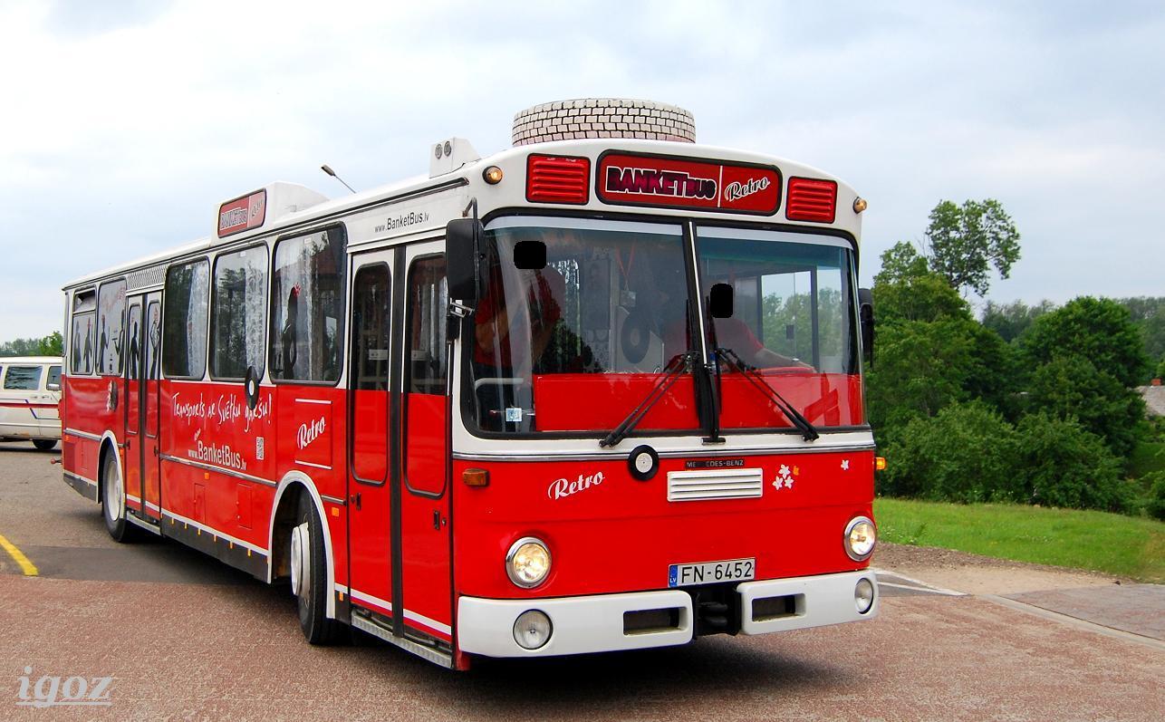 FN-6452, Mercedes-Benz O305 1st gen O305 (307), 1967–1987