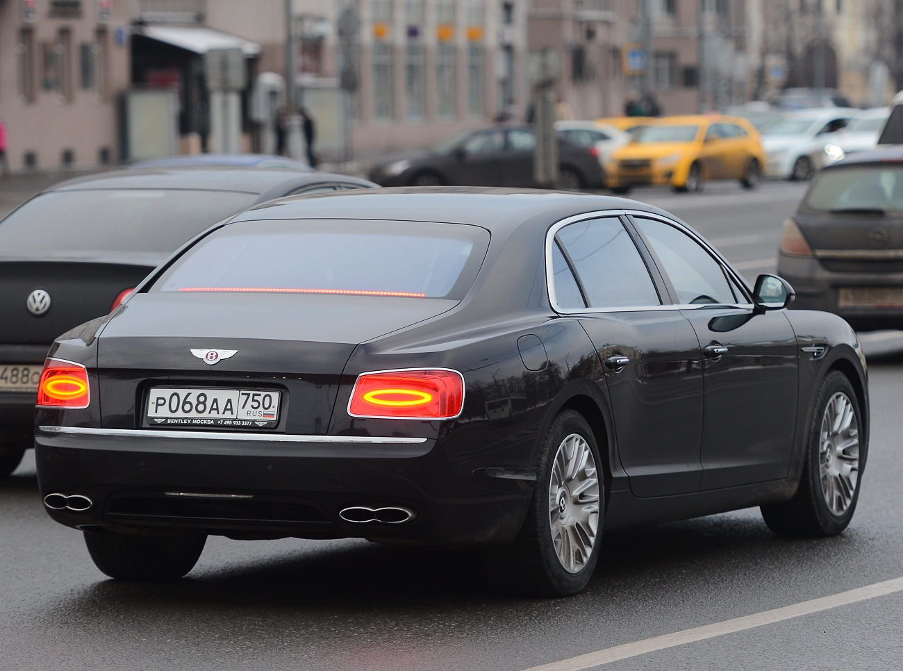 Bentley Flying Spur а АА