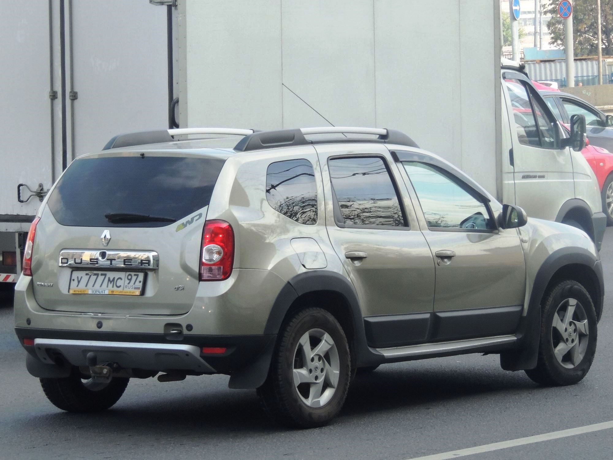 у 777 мс 97, Renault Duster 1st gen (HS/H79), 2010–2015