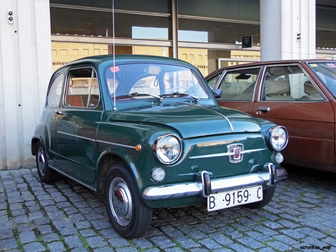 B 9159 C, SEAT 600 