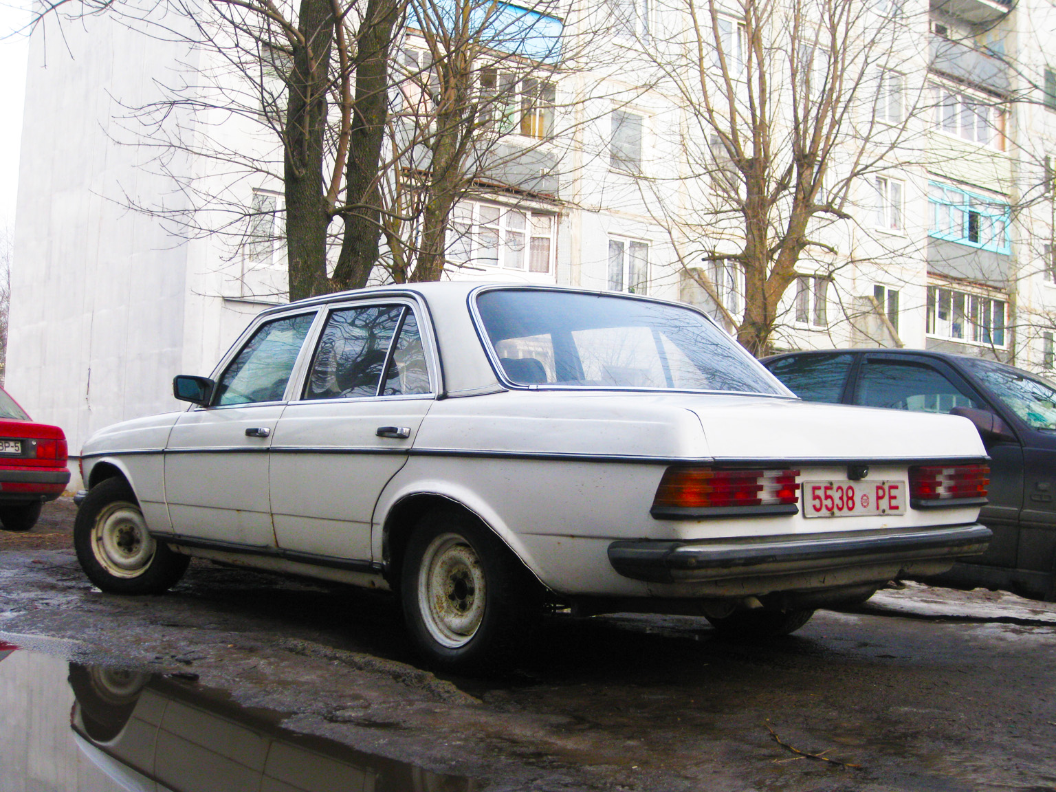 5538 PE, Mercedes-Benz E-Klasse 200–300 Sedan (W123), 1975­–1986