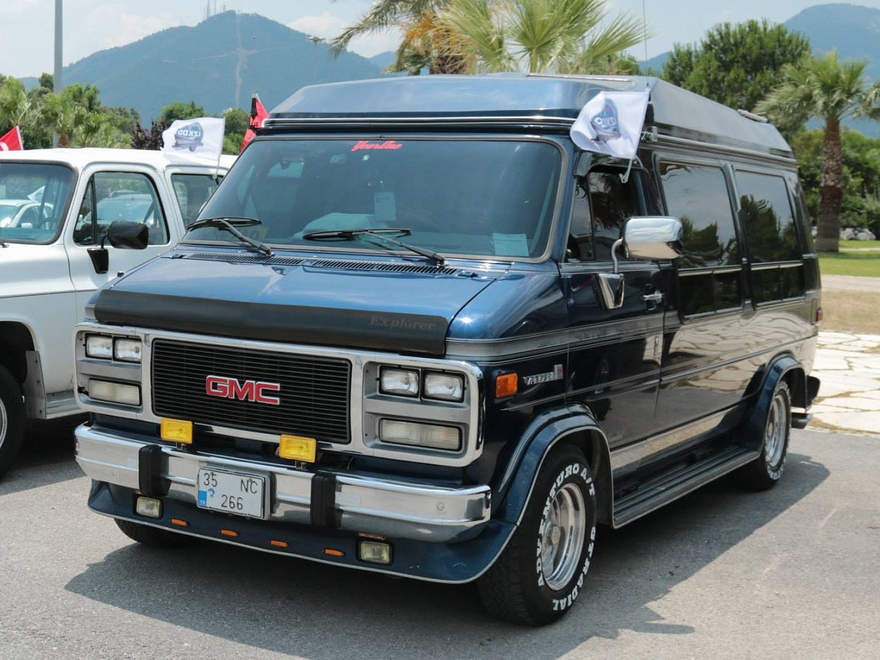 Фургон GMC Vandura