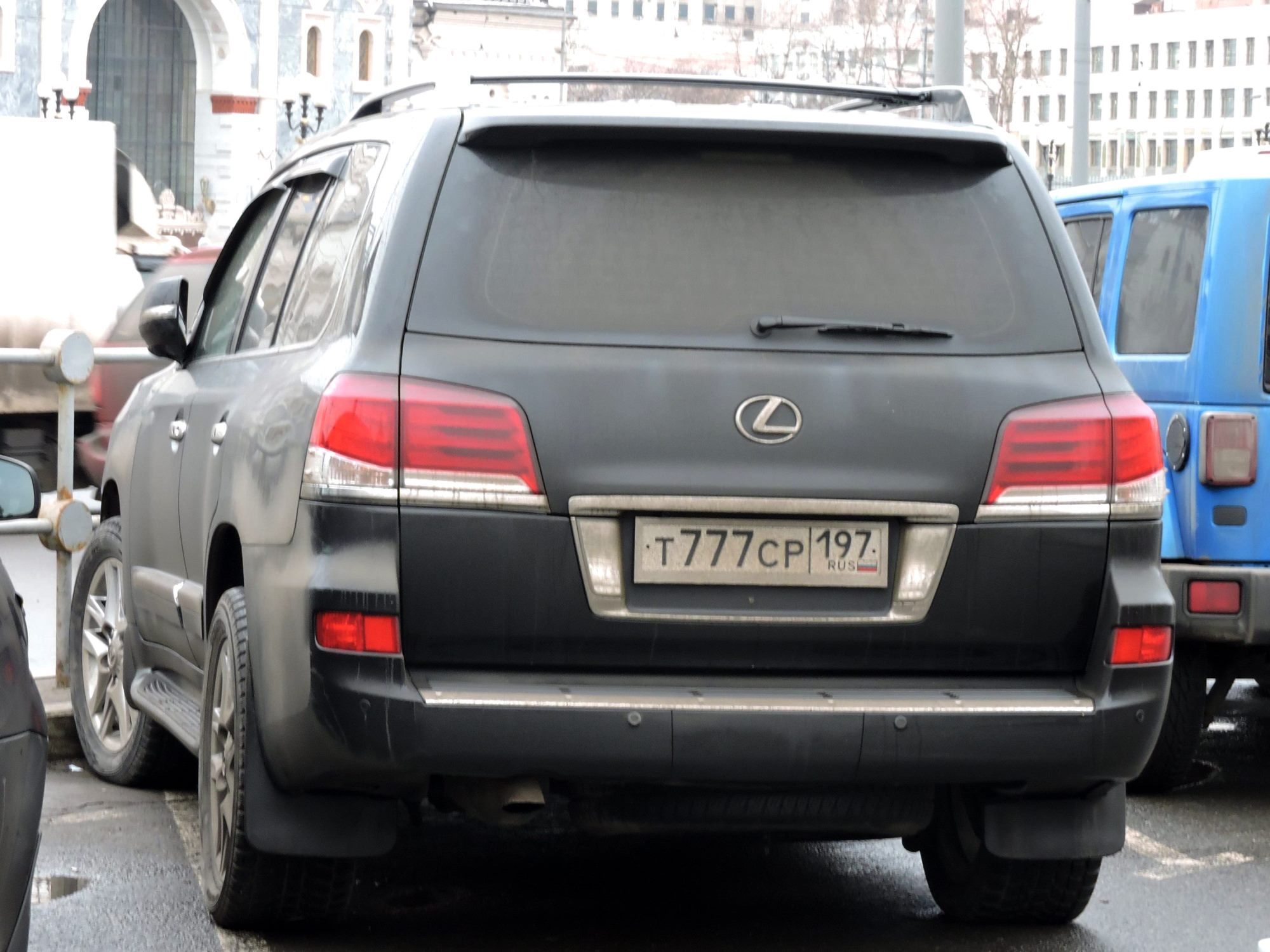 т 777 ср 197, Lexus LX 