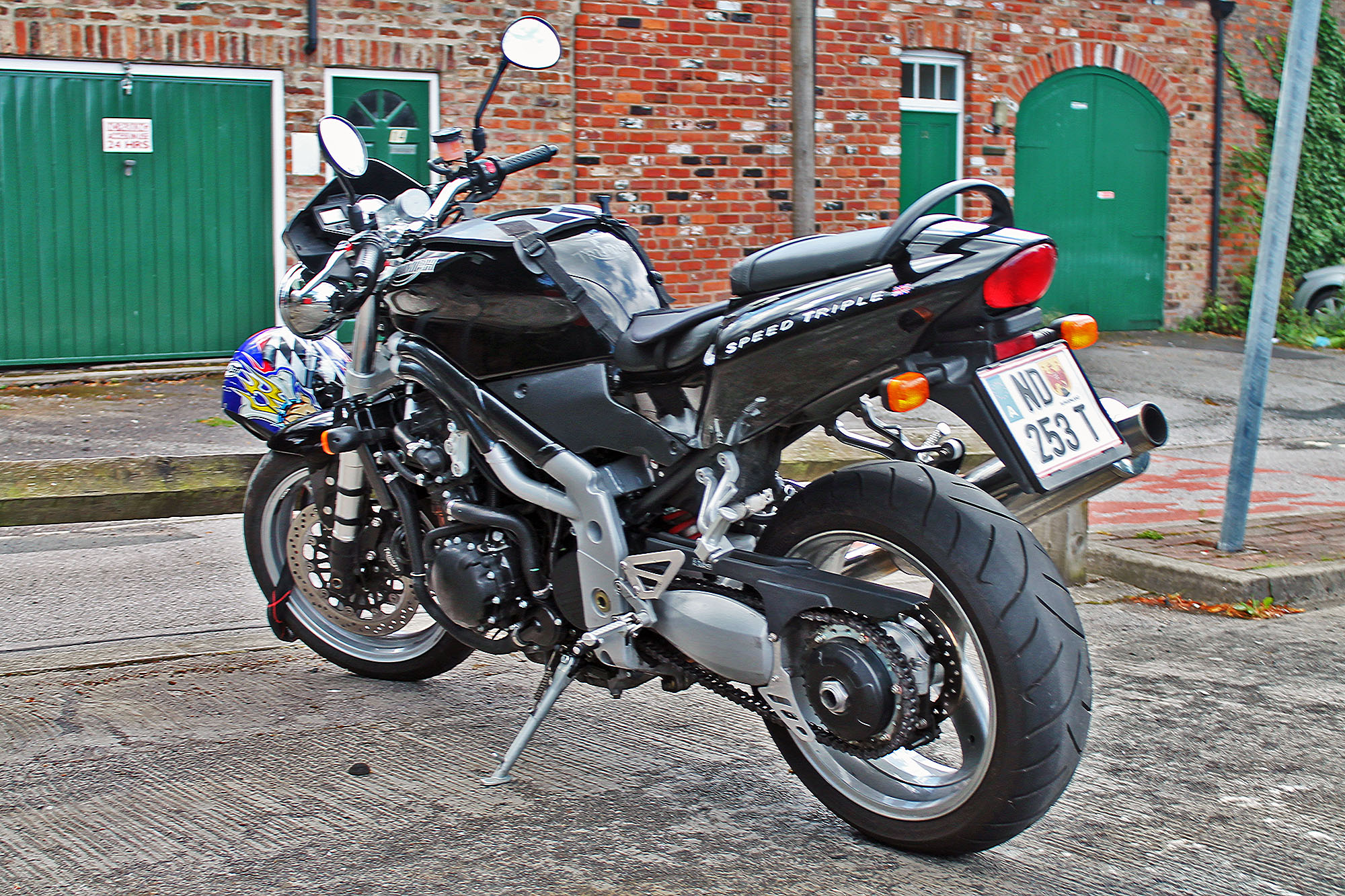 ND 253 T, Triumph Motorcycles Speed Triple 3rd gen 955i, 2002–2005