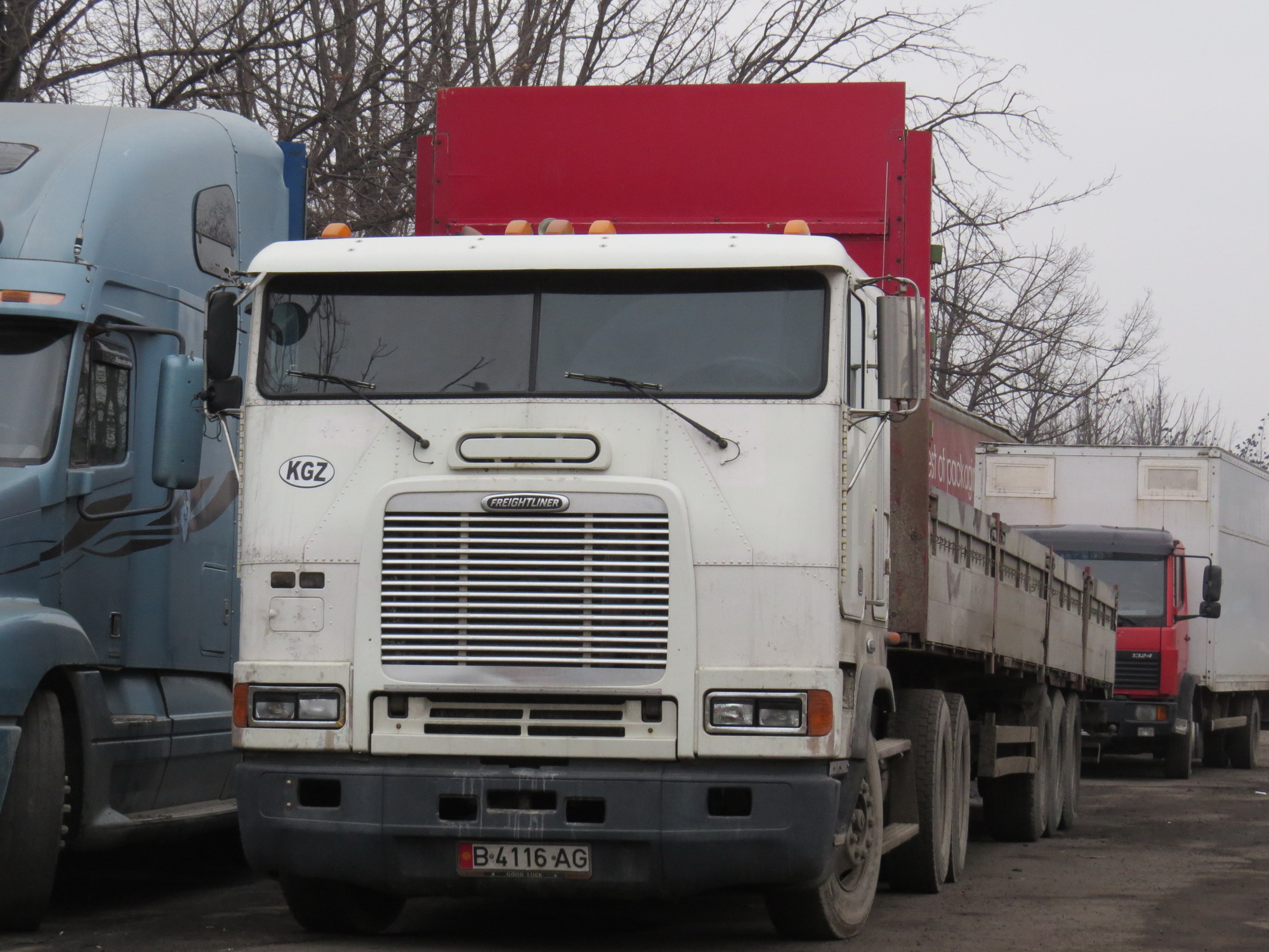 B 4116 AG, Freightliner FLB 