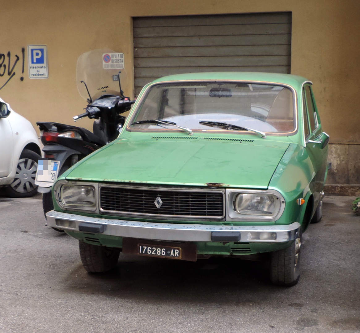 AR 176286, Renault 12 1st gen Sedan (X17), facelift, 1975–1980