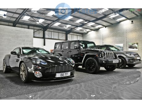 OO 77, Aston Martin Vanquish