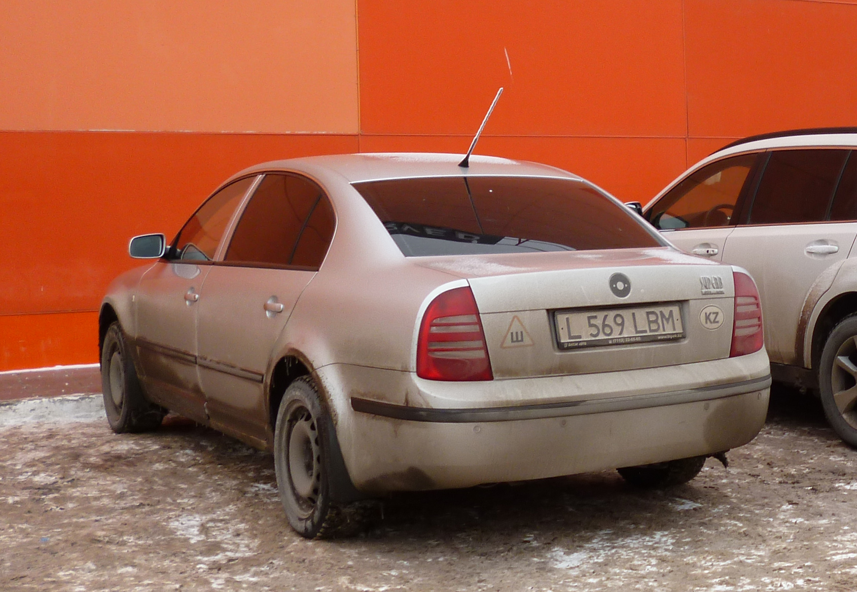 L 569 LBM, Skoda Superb 1st gen (B5/3U4), 2001–2008