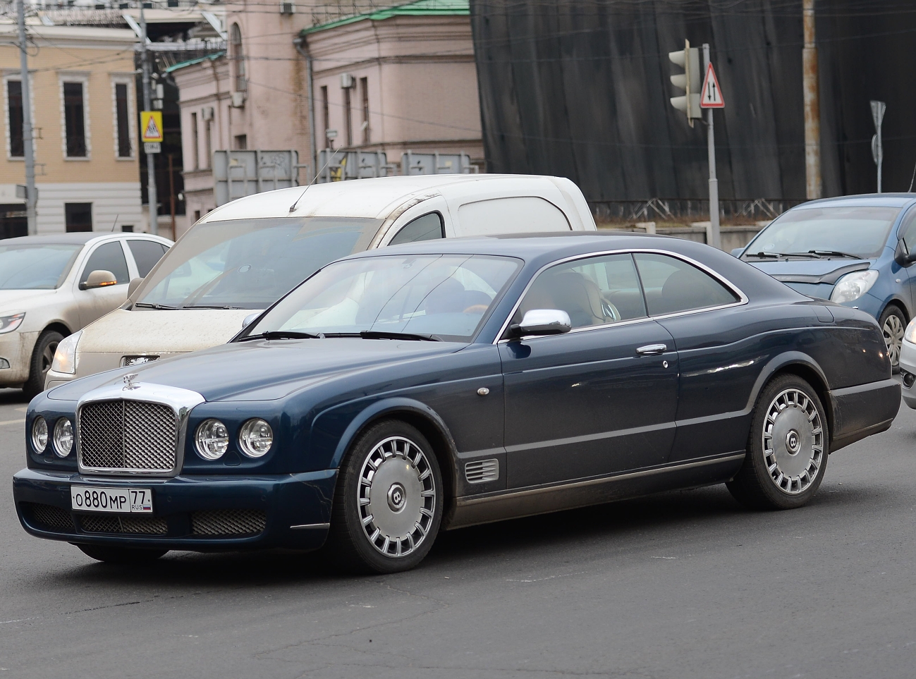 о 880 мр 77, Bentley Brooklands 2nd gen Coupé, 2008–2011