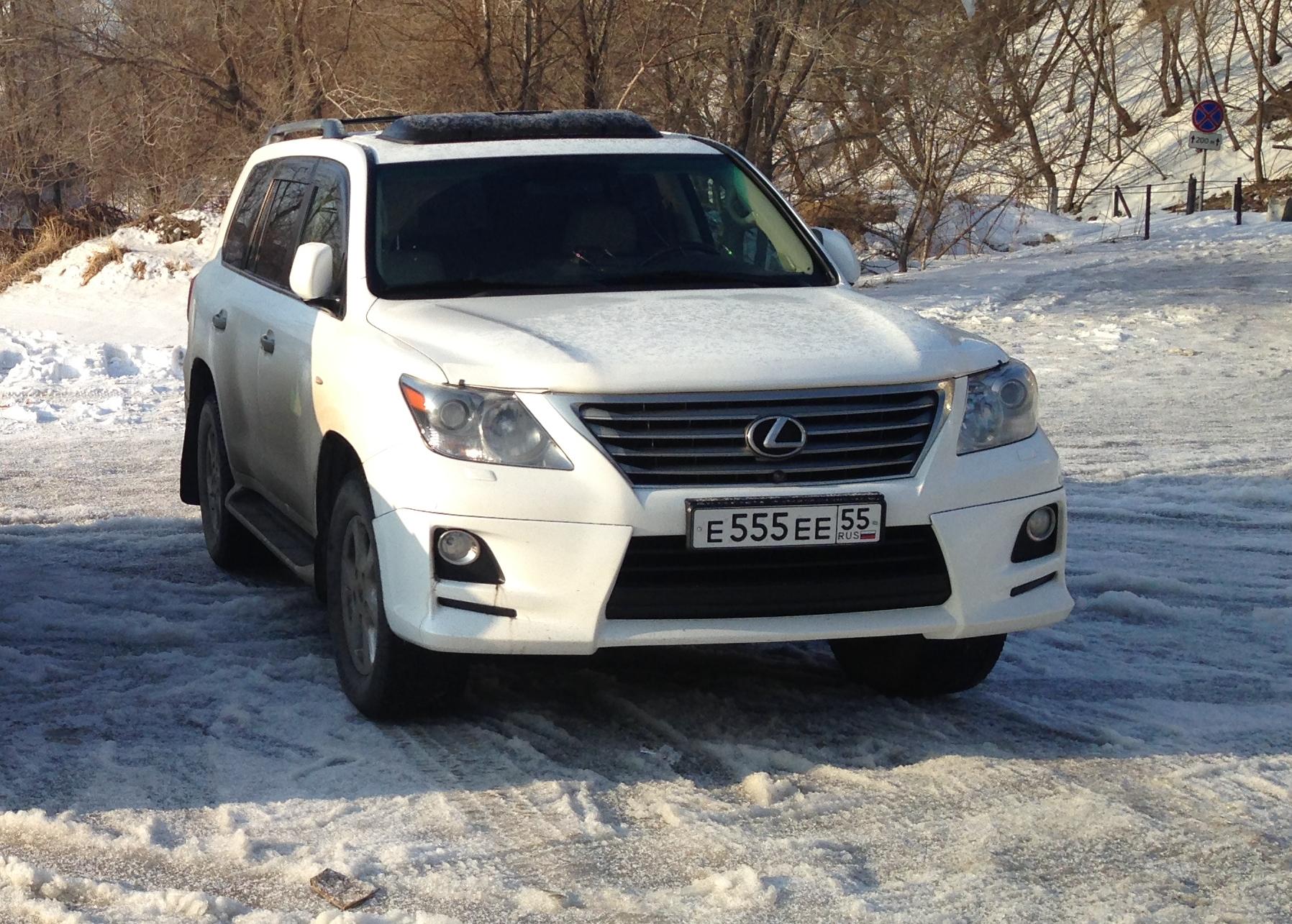 Автомобиль 55. Лексус 555 55. Лексус 570 с номером 555. Е555ее55. Lexus LX 570 гос номера белый.