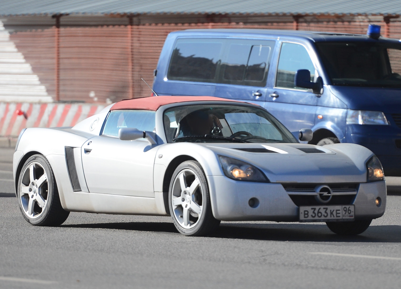 в 363 ке 96, Opel Speedster 1st gen (E01), 2000–2005