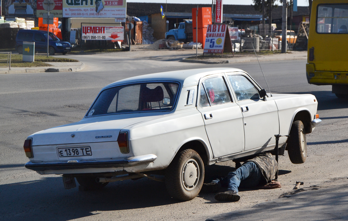 е 1398 ТЕ, GAZ 24 Волга 24-10/11/17 Sedan, facelift, 1986–1992