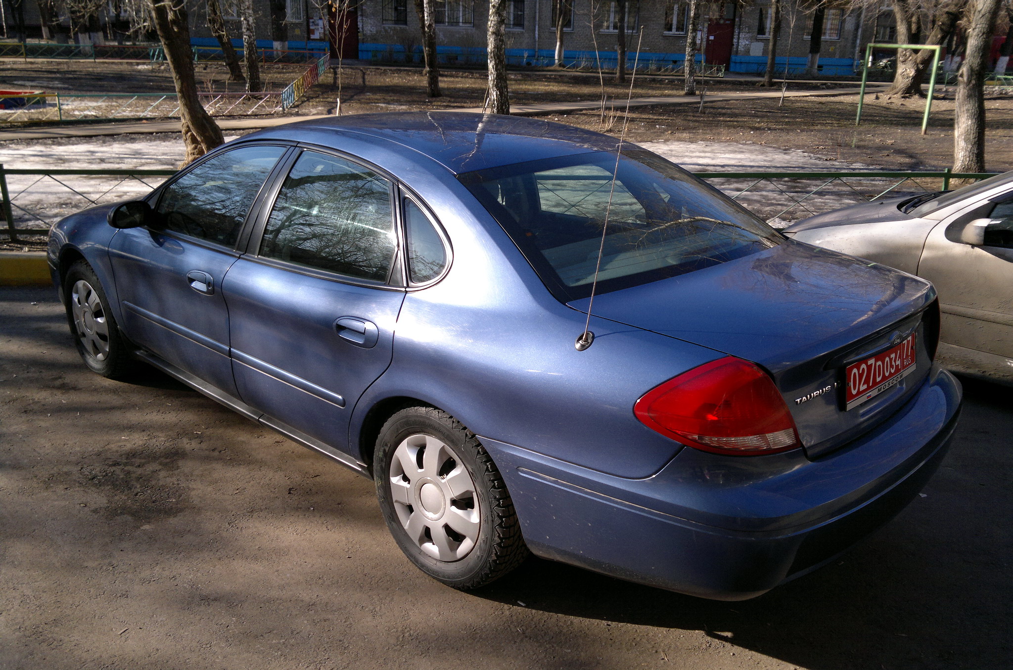 027 D 034 77, Ford Taurus 4th gen Sedan (D186), 1999–2006