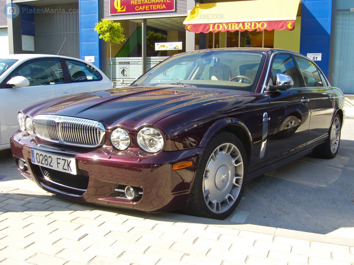 Jaguar XJ Daimler super eight