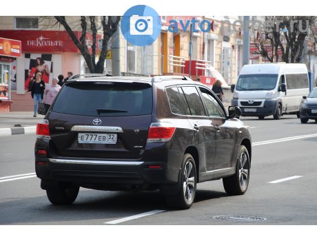 е777ев32, Toyota Highlander