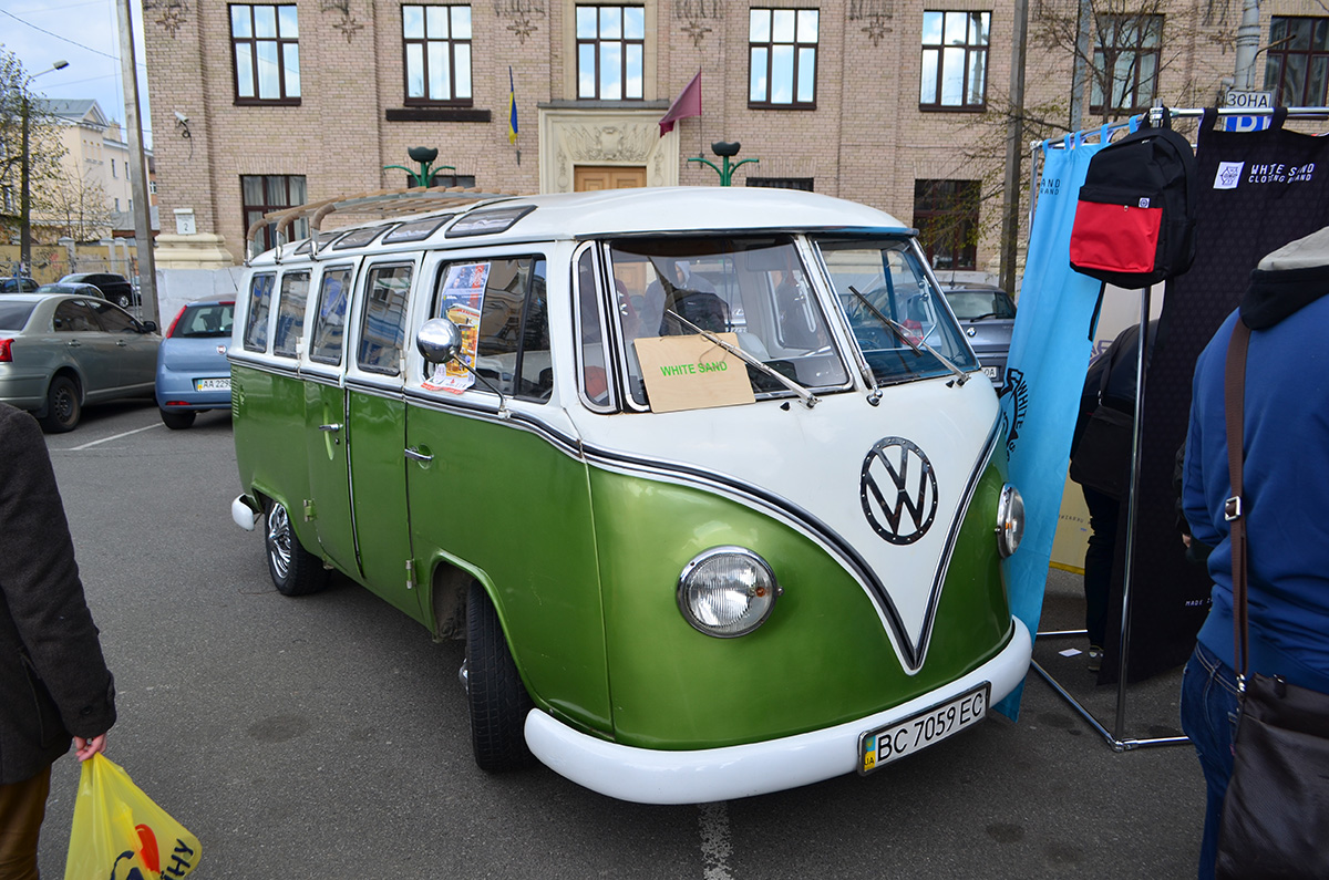 BC 7059 EC, Volkswagen Kombi 2nd gen Bus/Kombi Van (T2a), 1967–1972