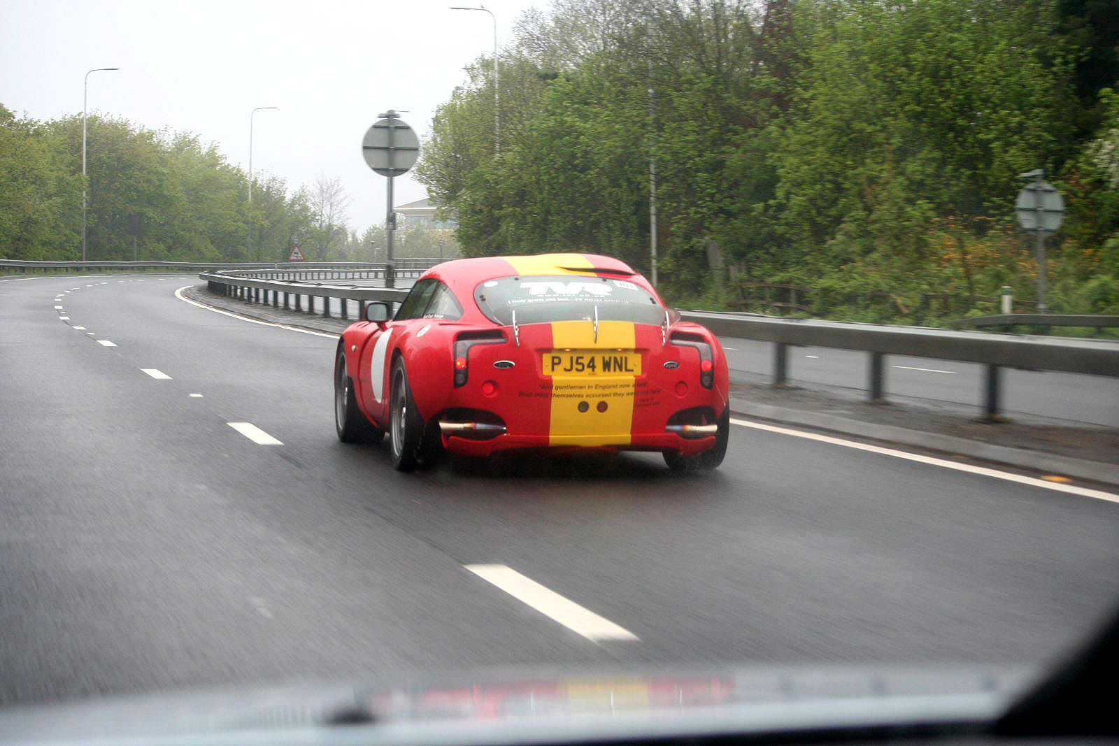 PJ54WNL, TVR Sagaris 