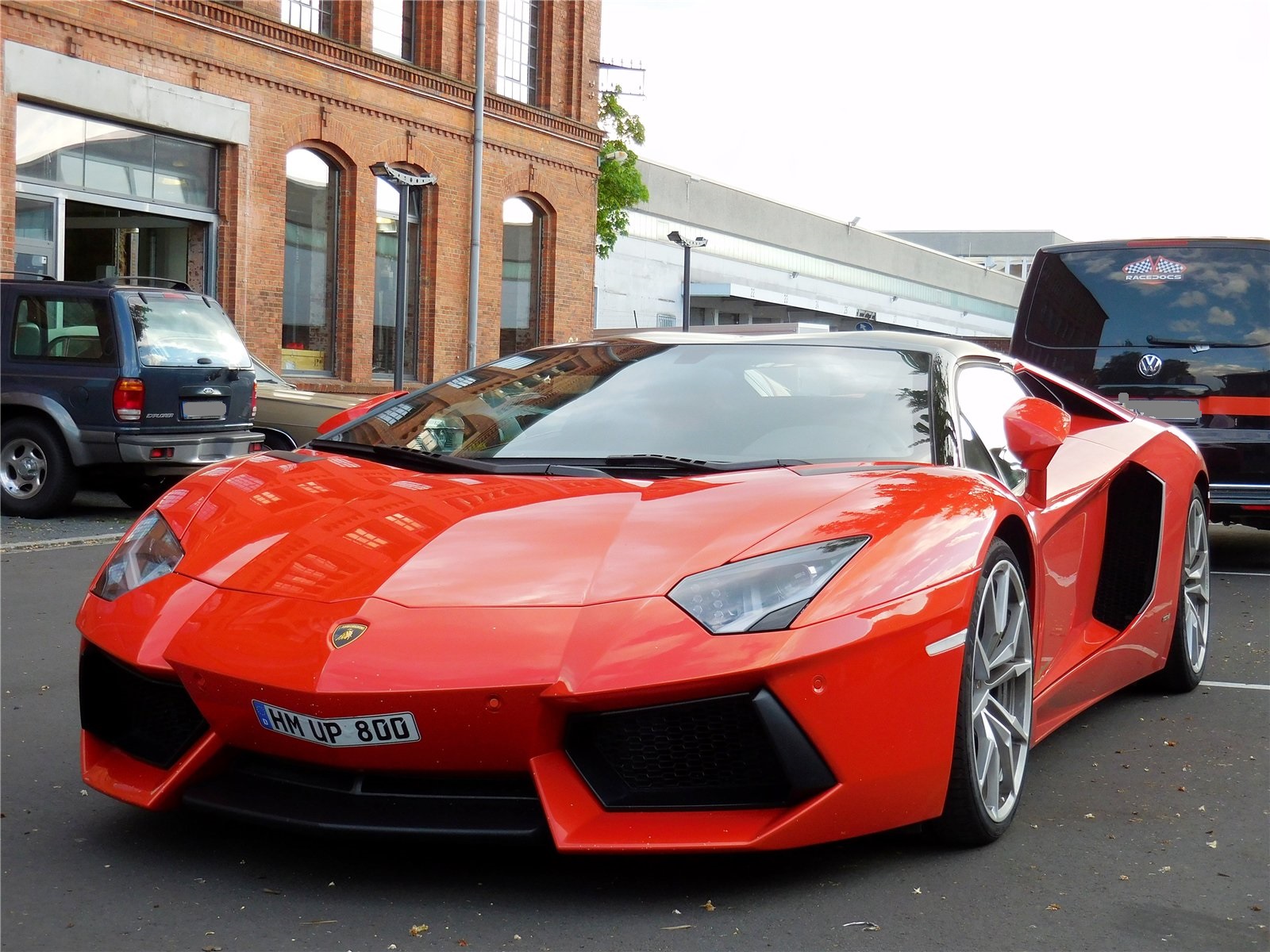 HM UP 800, Lamborghini Aventador LP700-4, 2011–2016