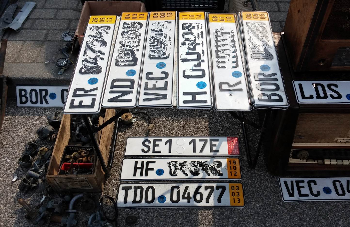 TDO 04677, License plate without vehicle 