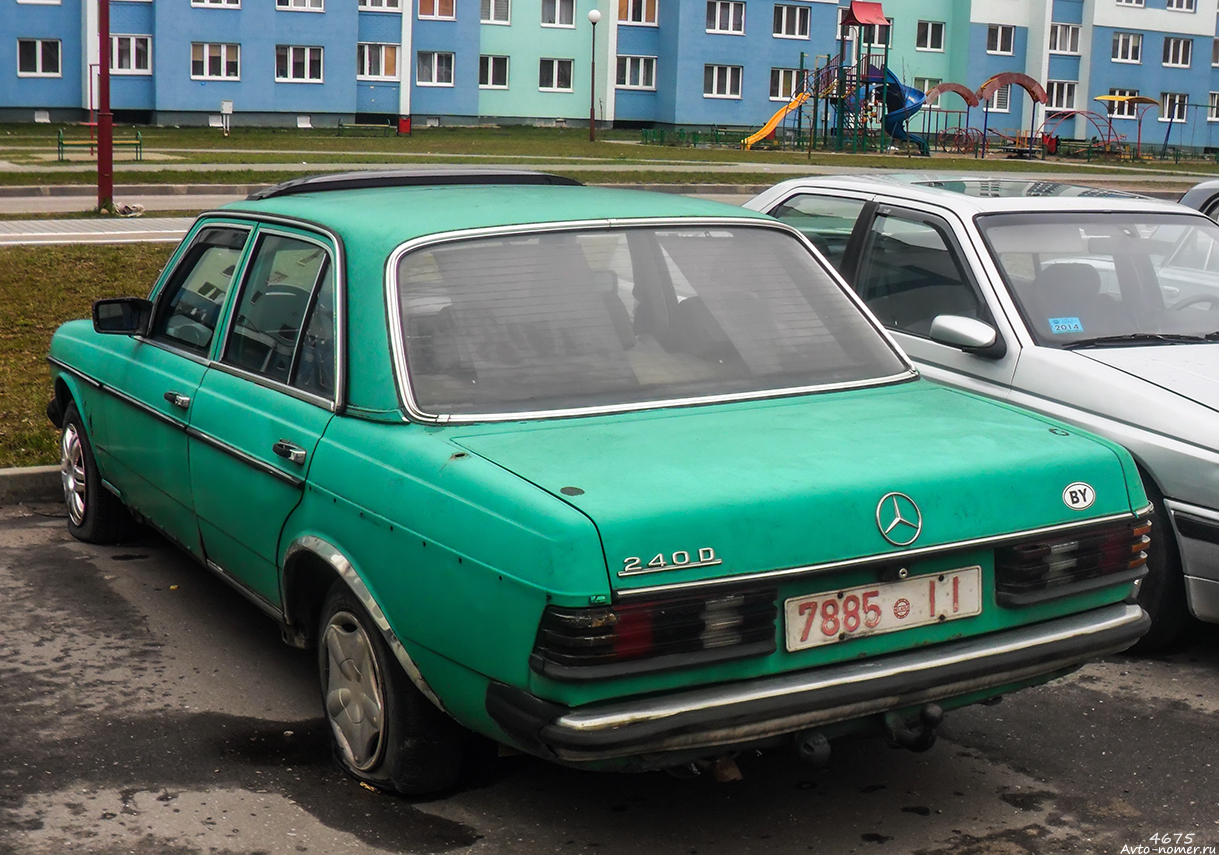 7885 II, Mercedes-Benz E-Klasse 200–300 Sedan (W123), 1975­–1986