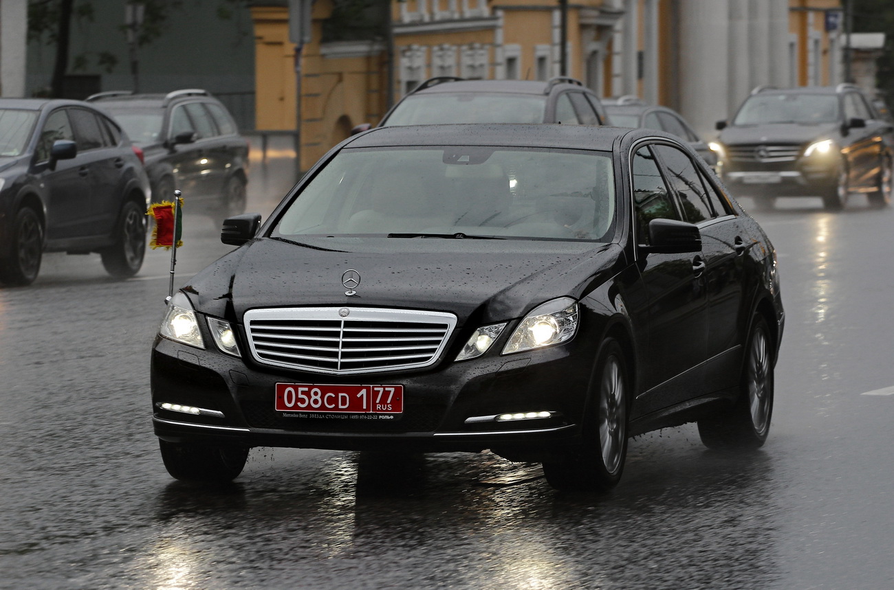 058 CD 1 77, Mercedes-Benz E-Klasse 4th gen Sedan (W212), 2009­–2013