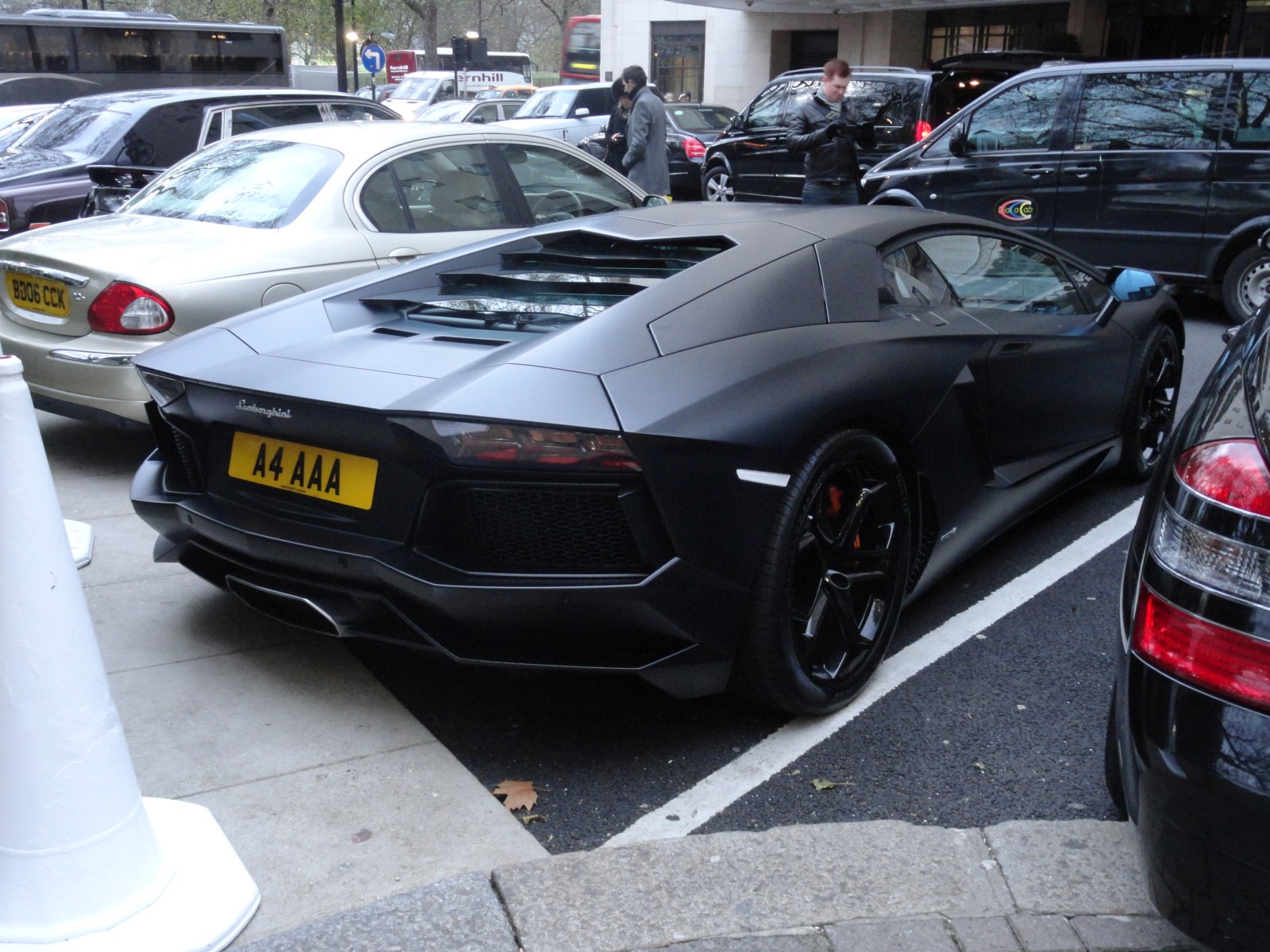 A4AAA, Lamborghini Aventador LP700-4, 2011–2016