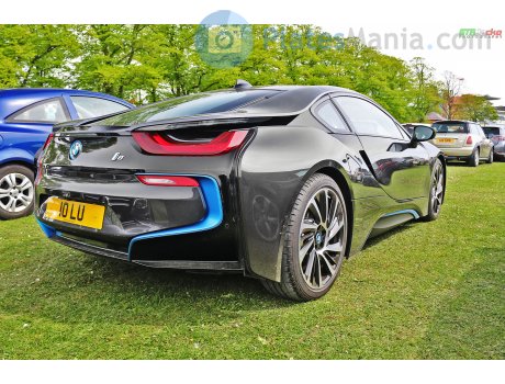 10 LU, BMW i8