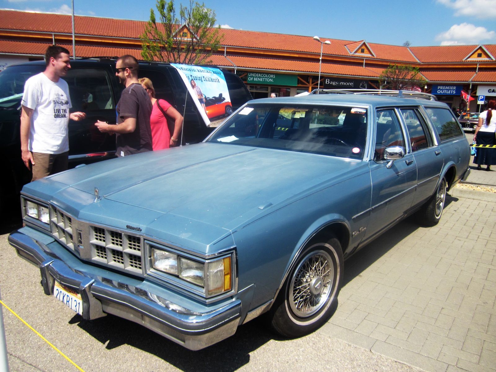 2CKB131, Oldsmobile Custom Cruiser 