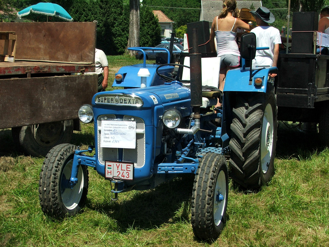 YLE-243, Fordson Super Dexta 