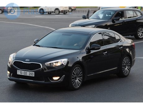 10 EE 200, Kia Cadenza