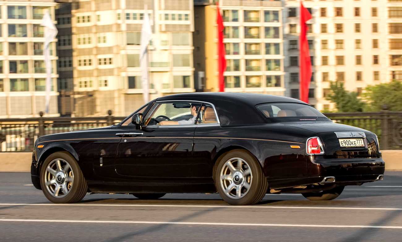 Rolls Royce Phantom Coupe Aviator collection