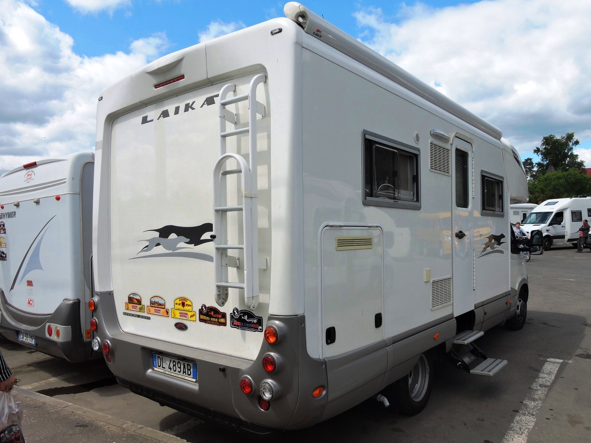 DL 489 AB, Laika Kreos 