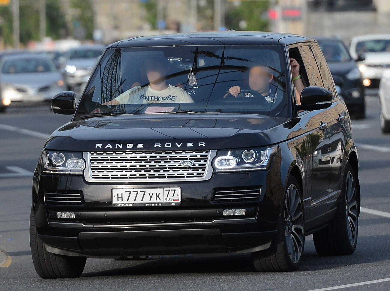 Почему range rover дорогой