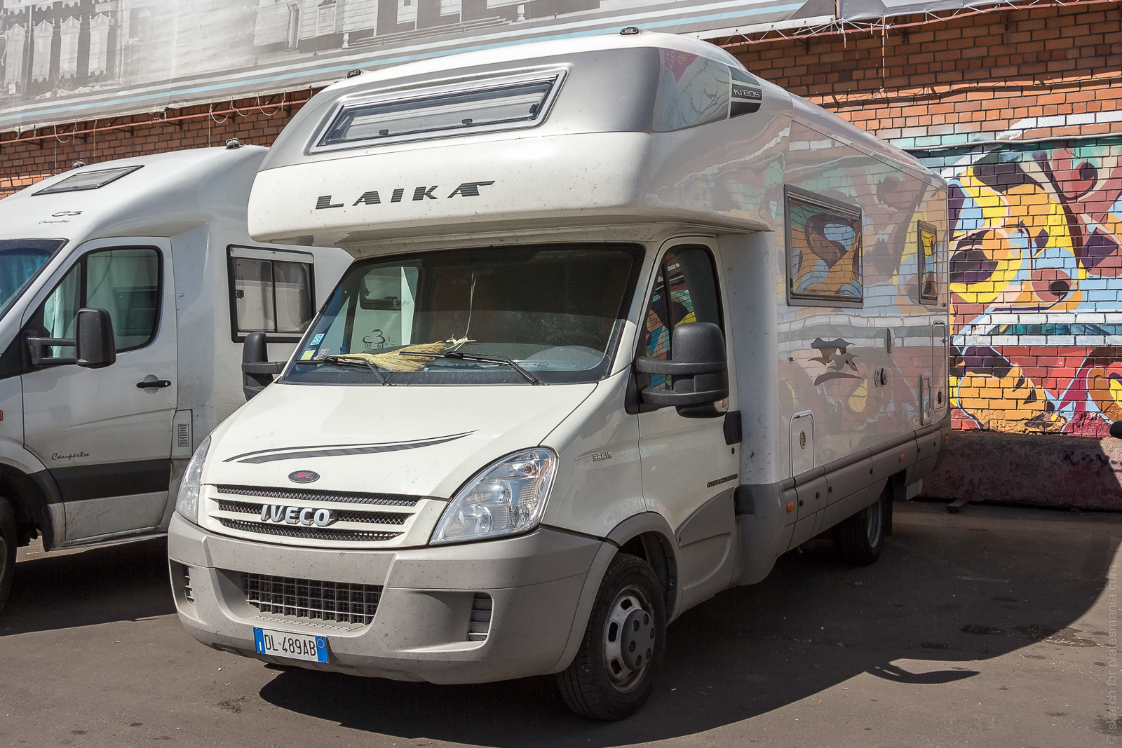 DL 489 AB, Laika Kreos 