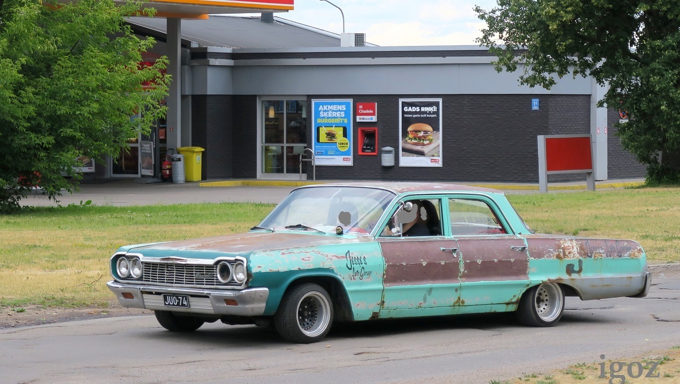 JUO-74, Chevrolet Impala 3rd gen 1961 2-door Hardtop (1737/1837; B-body), 1960–1961